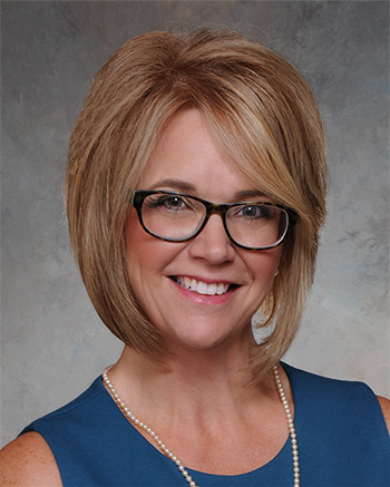 Shannon Deconda Headshot